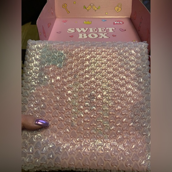 COPY - ALL NEW IN BOXES/ BIG PIGMENTED PALLET,HIGHLIGHTER,LASHES, EYE LINER & M… - Picture 13 of 14